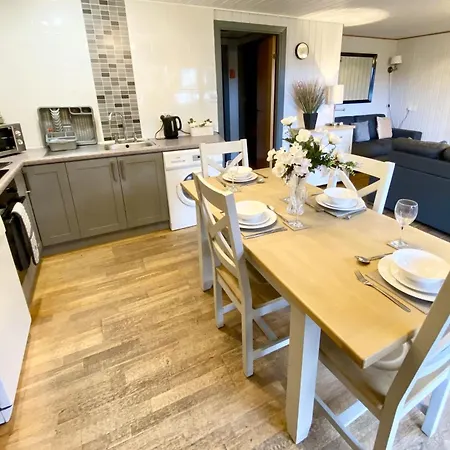 Beech 4 Hot Tub Holiday home *