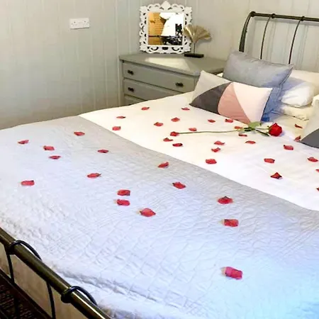 Beech 4 Hot Tub * York